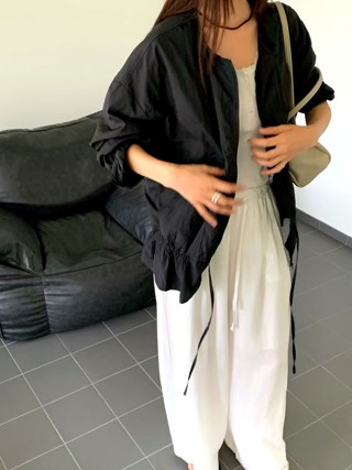 黑色