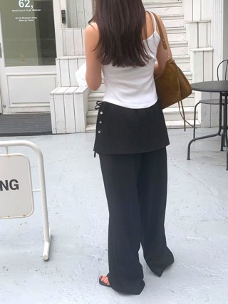 黑色