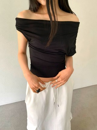 黑色