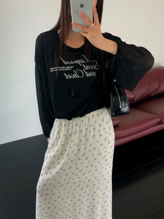 黑色