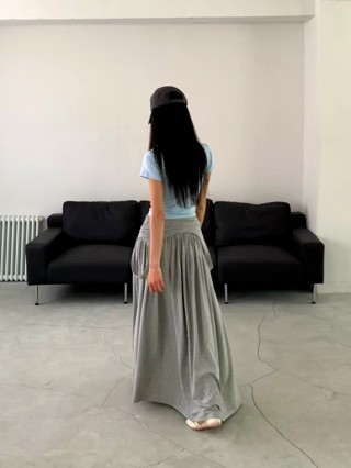 灰色