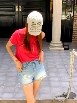 红色