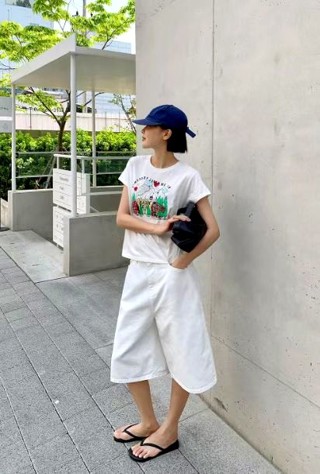 白色