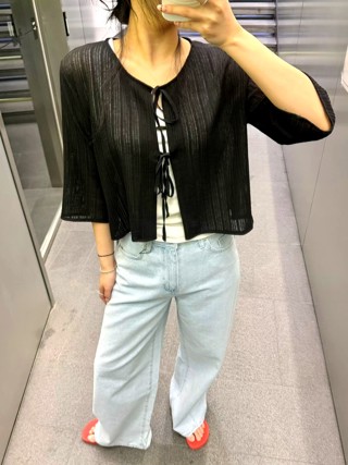 黑色