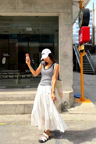 白色