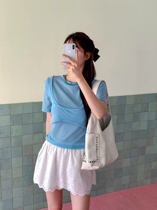 蓝色