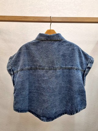 蓝色