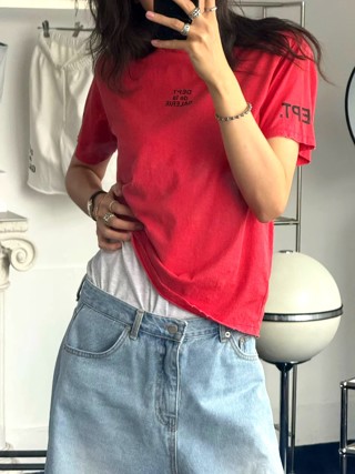 红色