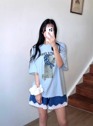 蓝色