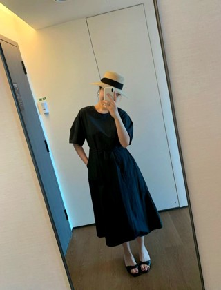 黑色