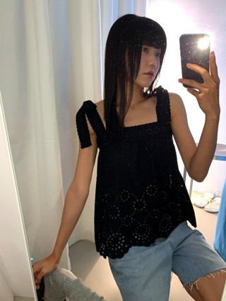 黑色