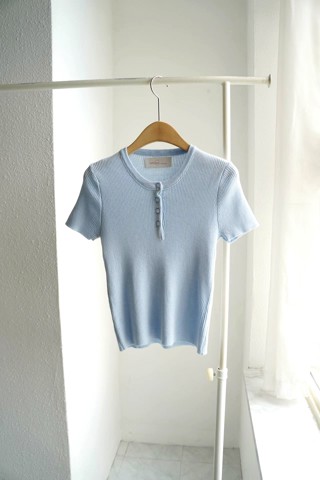 蓝色