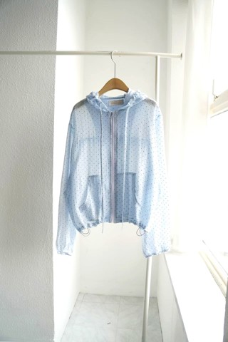 蓝色