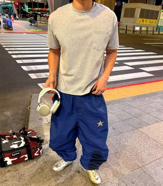 蓝色