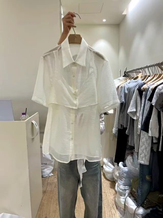 白色