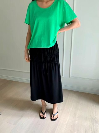 黑色