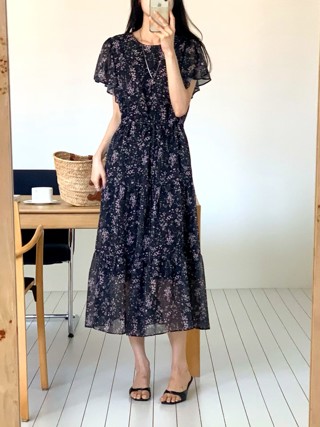 深蓝色