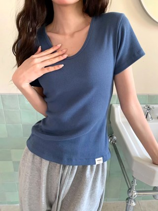 蓝色