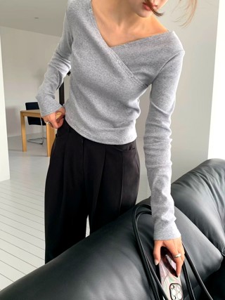 灰色