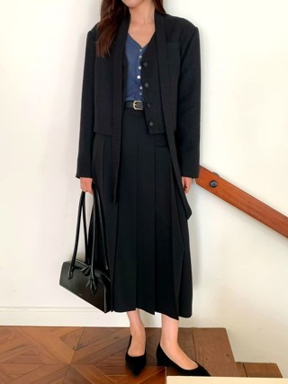黑色