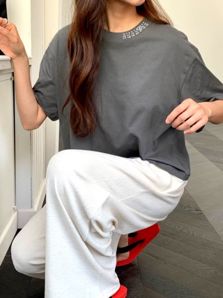 灰色