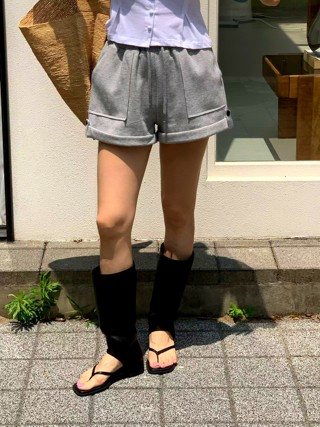 灰色