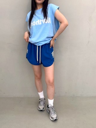 蓝色