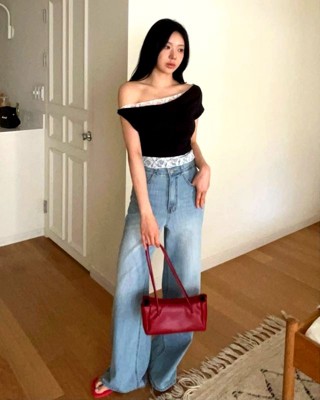 黑色