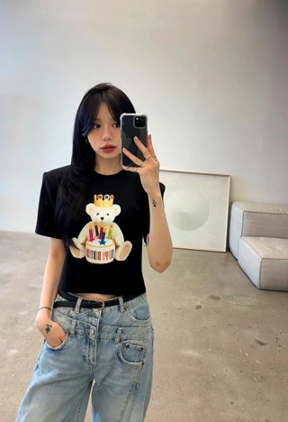 黑色