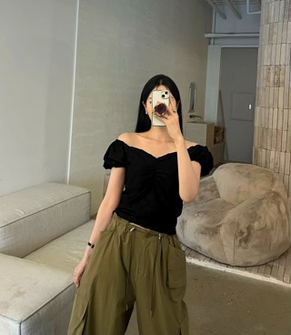 黑色