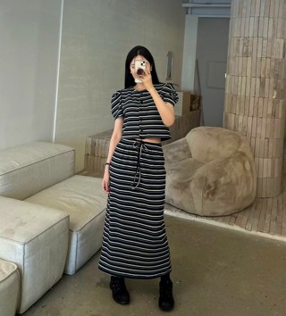 黑色