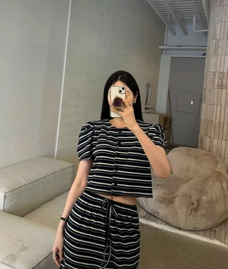 黑色