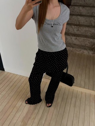 灰色