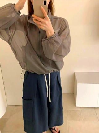 灰色
