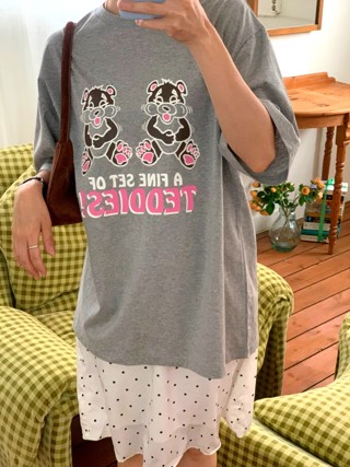 灰色
