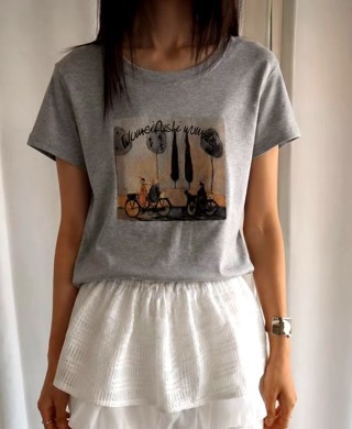 灰色