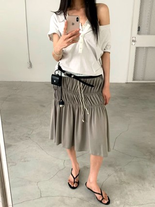 灰色