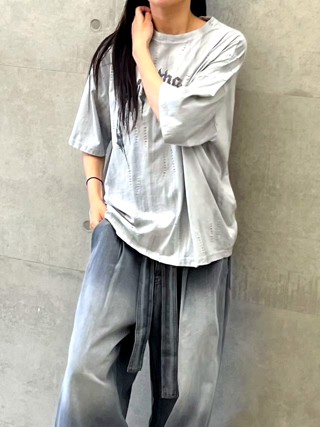 灰色