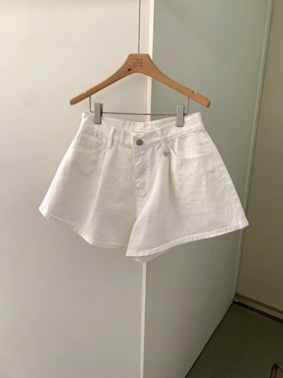 白色