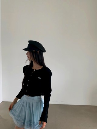 黑色