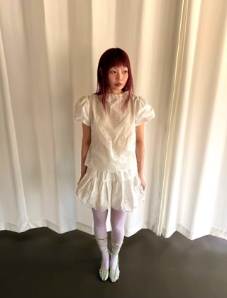 白色