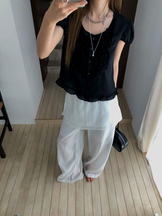 黑色