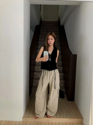 黑色