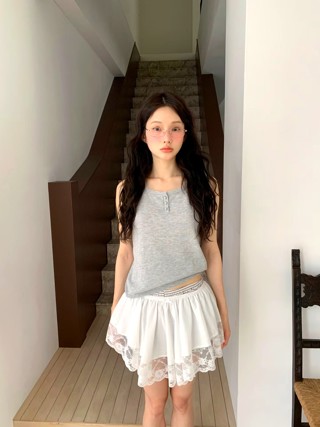 灰色