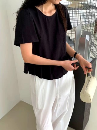 黑色