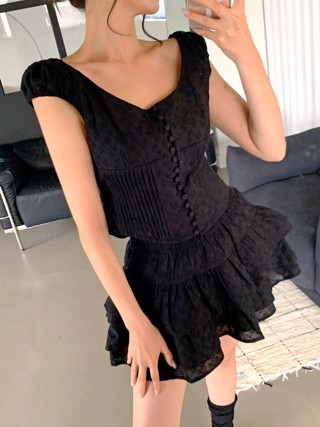 黑色