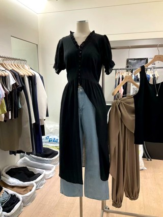 黑色