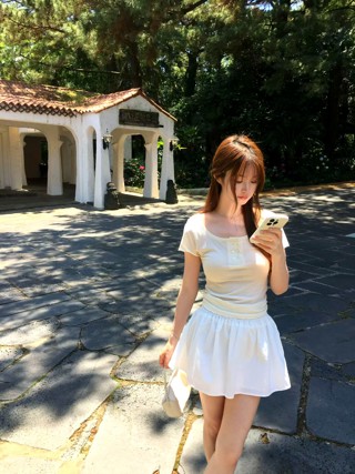白色