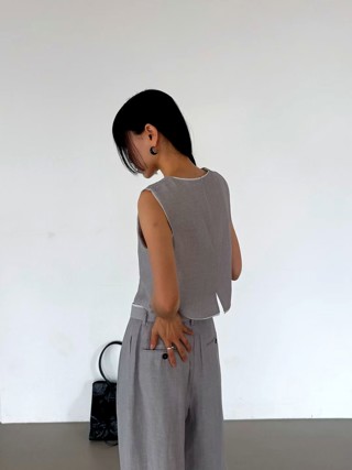 灰色