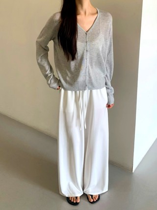 灰色